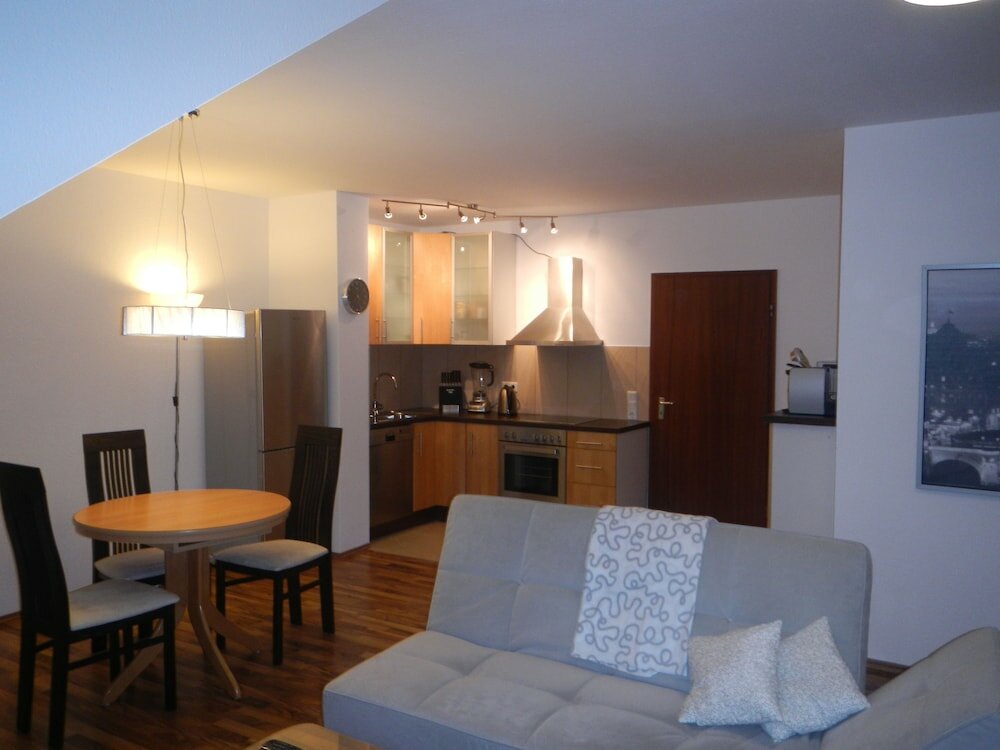 Фото Großzügiges Zweiraumapartment Troisdorf