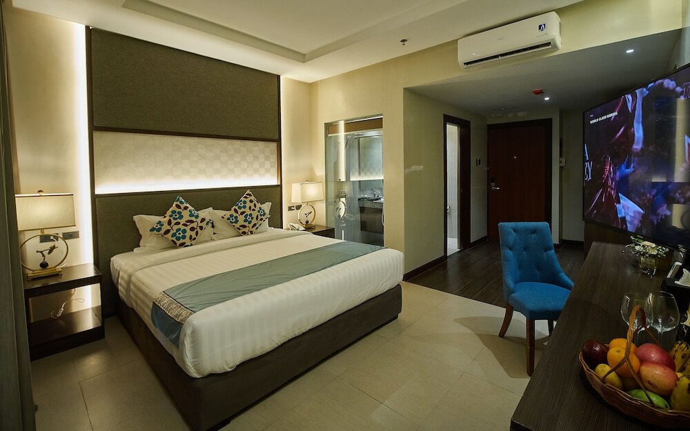 Фото J7 Plaza Hotel