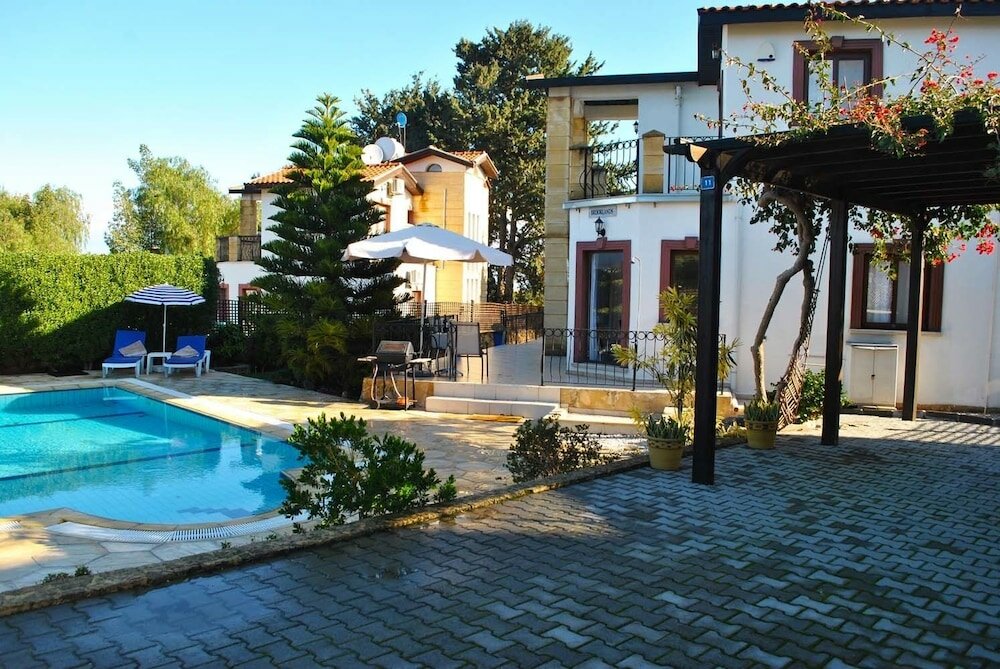 Фото Villa Brooklands by Amy Villas