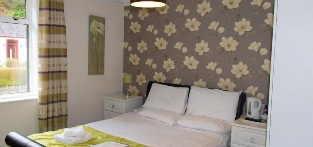 Фото Lochside Guest House