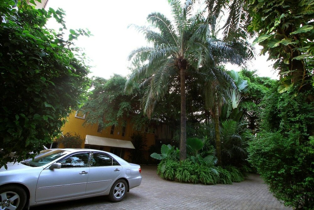 Фото La Cour Hotel Apartments