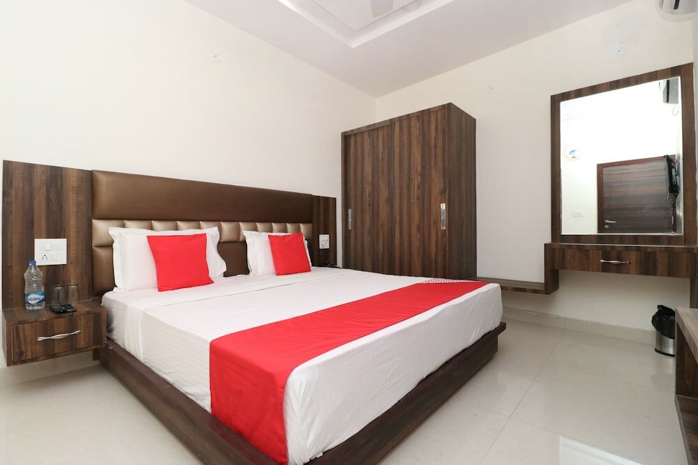 Фото Oyo 24071 Jasco Royal Inn