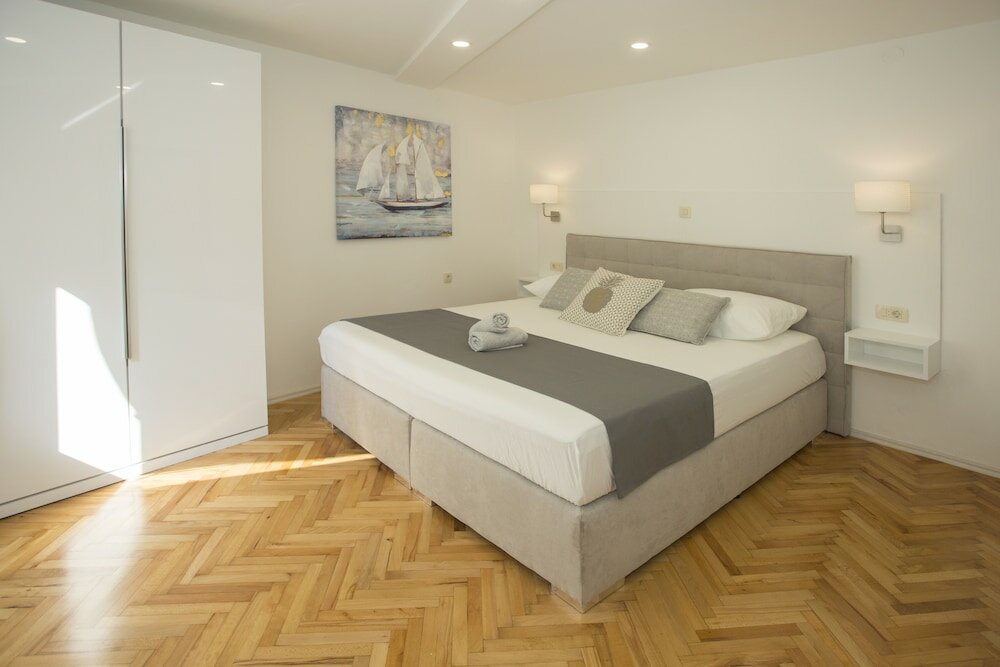 Фото Alluring Apartment in Split Near Diocletian Palace