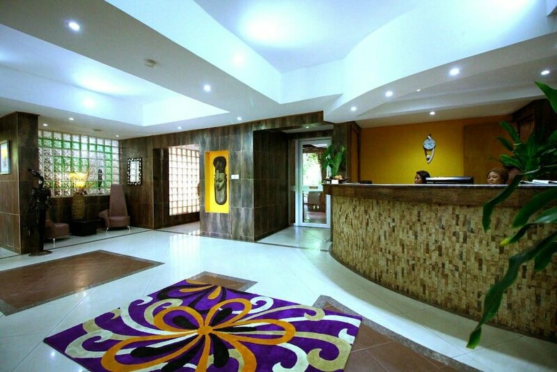 Гостиница La Cour Hotel Apartments в Лагосе