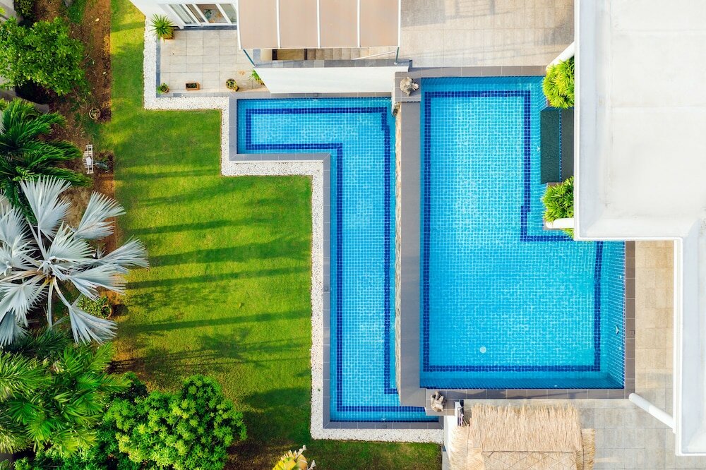 Фото Stunning Luxury Golf and Pool Villas