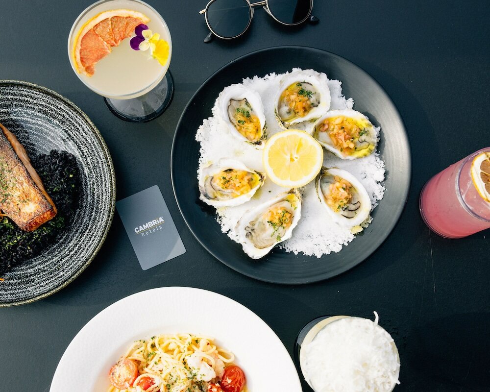 Фото Cambria Hotel Boston, Downtown - South Boston