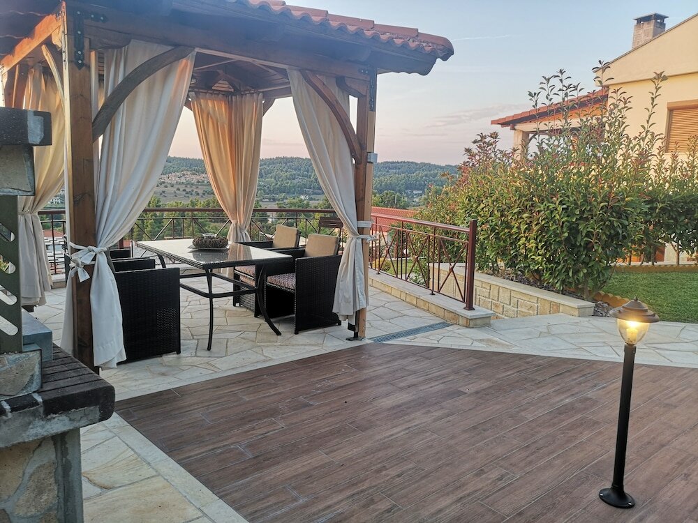 Фото Aracelia Villas with private pools