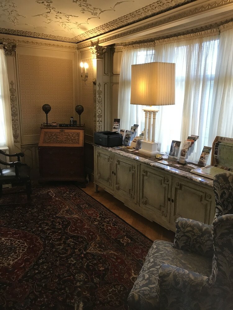 Фото Edgewood Manor