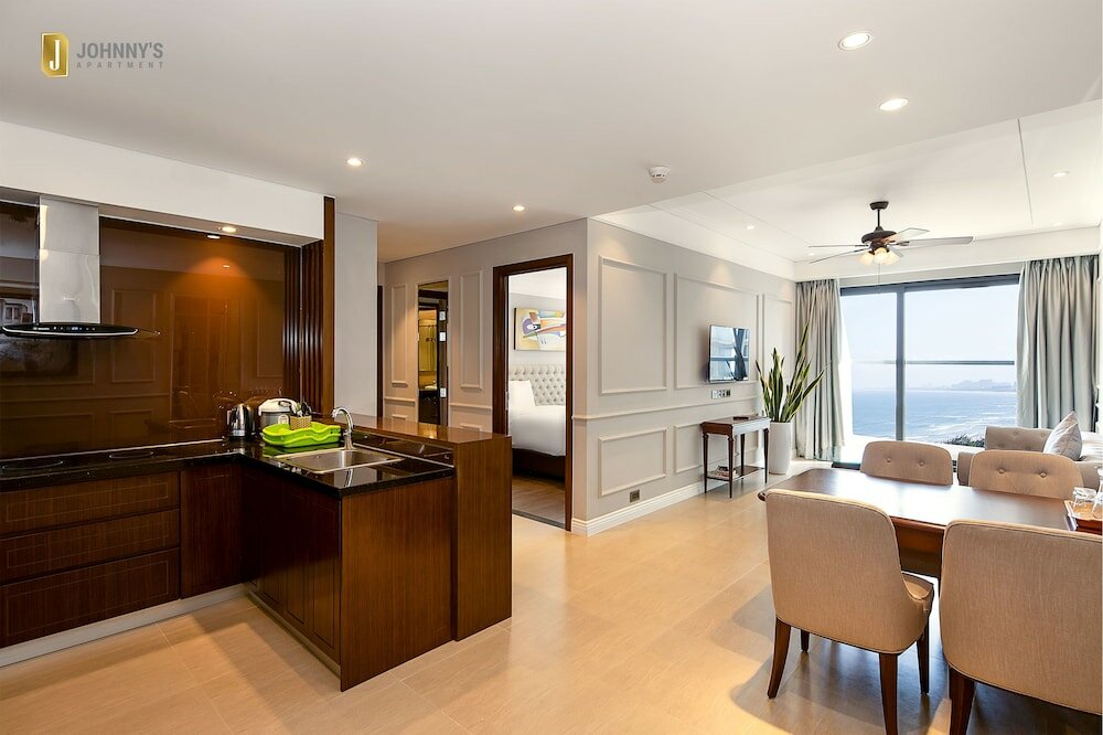 Фото Johnny's Luxury Apartments