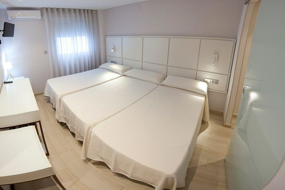 Фото Hostal Loimar