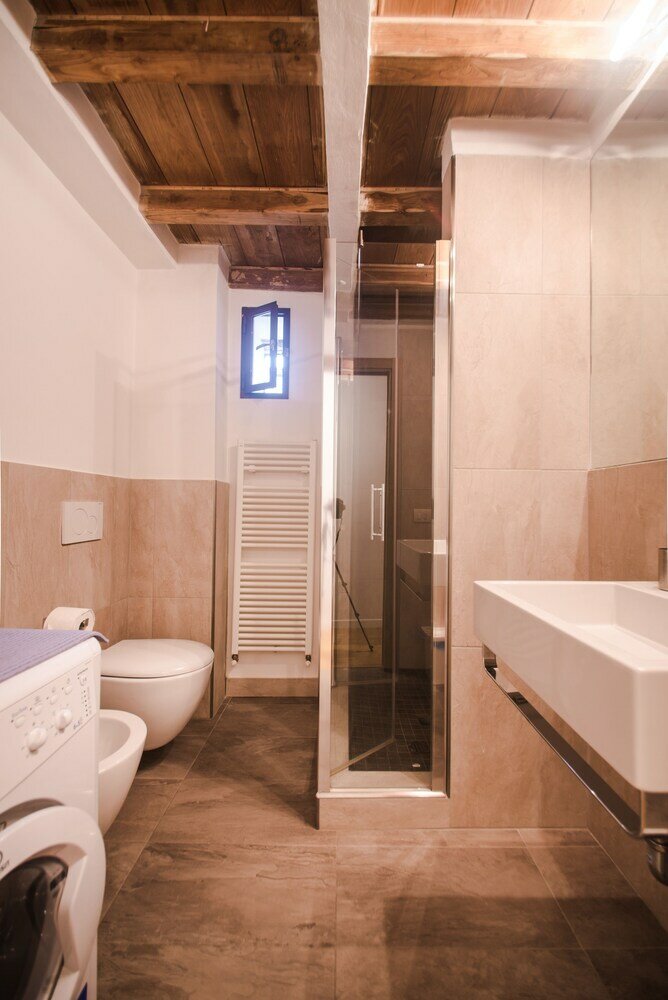 Фото Central Location in Florence Inviting 3bd Apt