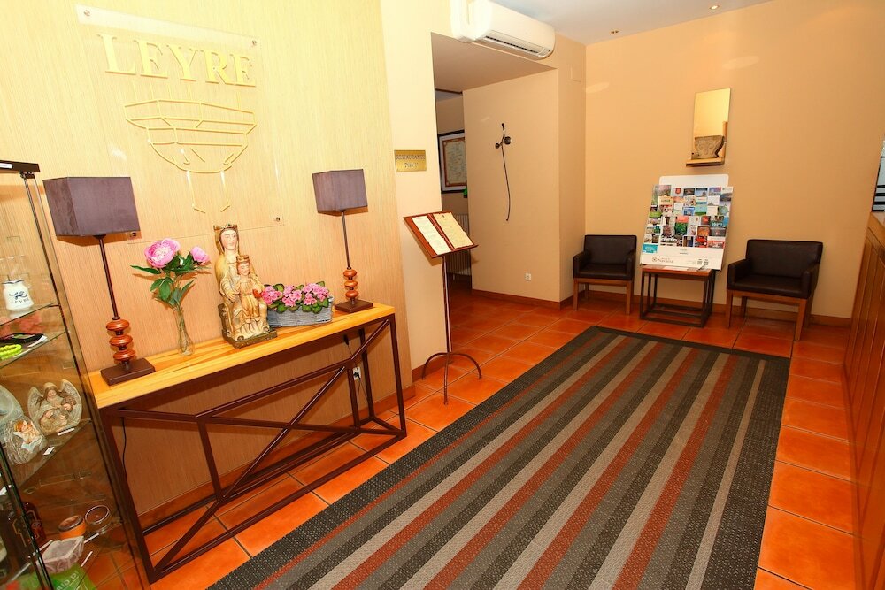 Фото Hotel Monasterio de Leyre