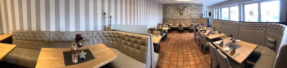 Фото H&s Hotel Wildpferd