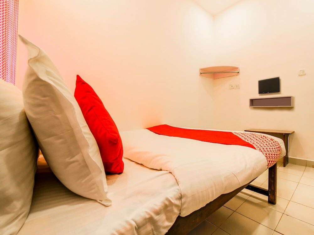 Фото Oyo 22056 Arambol Plaza Beach Resort