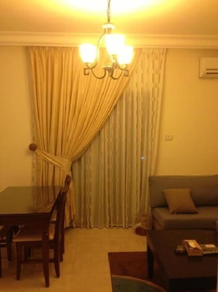 Фото Golden Palace Hotel Apartments