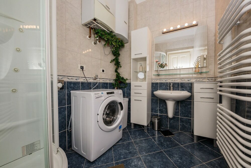 Фото Best Luxury apt in Zagreb for 16 ppl