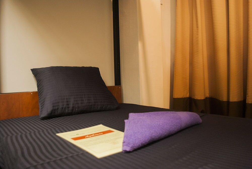 Фото The Oasis Hostel