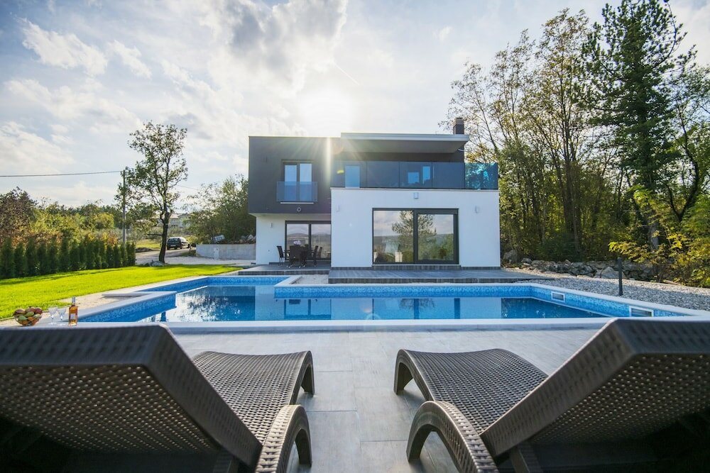 Фото Holiday House Luxury