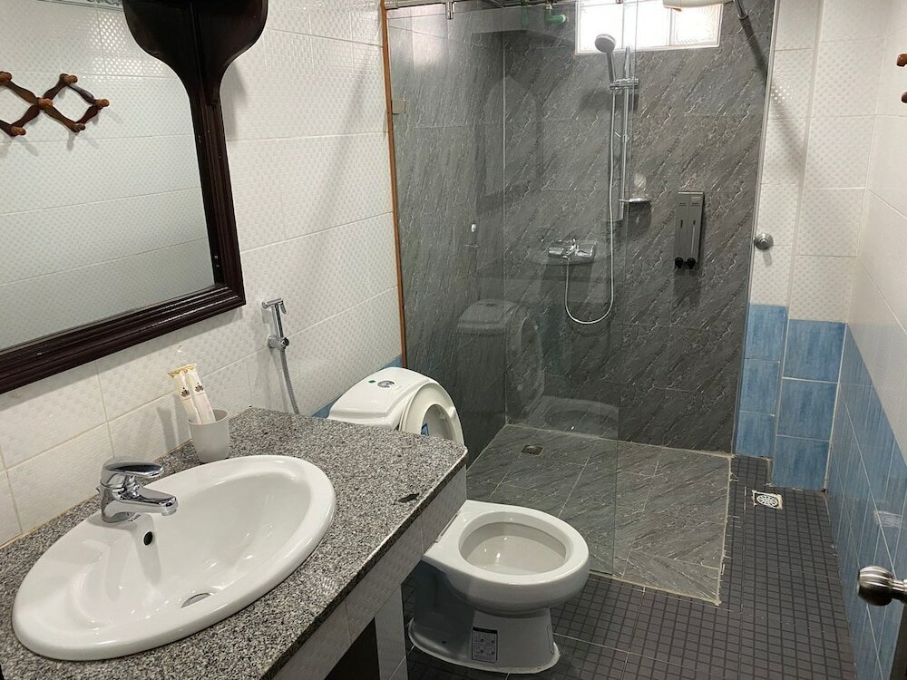 Фото Anoulackkhenlao Hotel