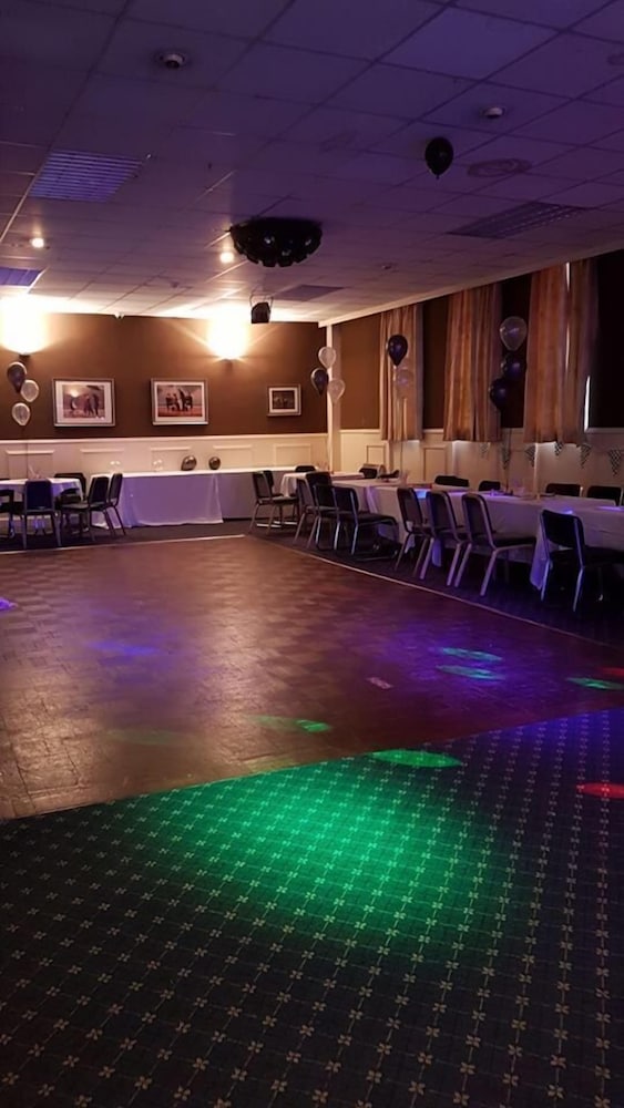 Фото The New County Hotel