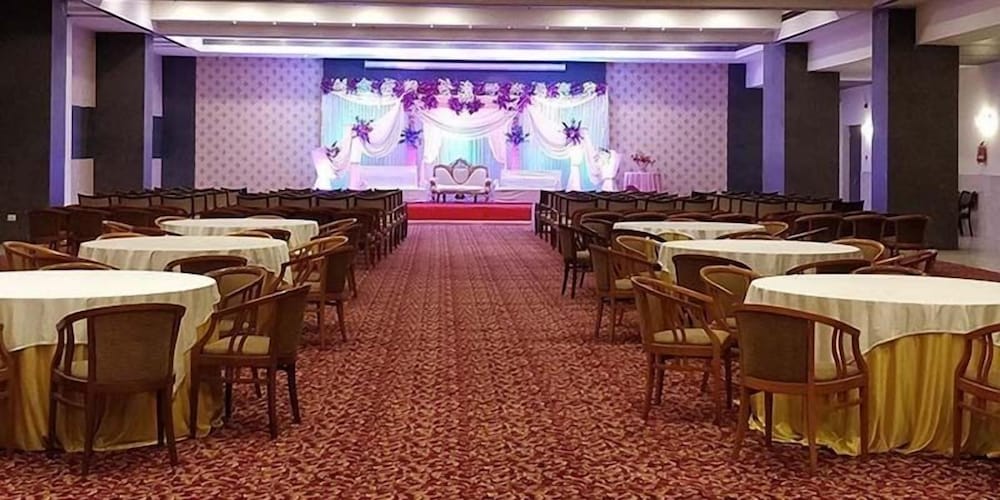 Фото Regenta Central Hotel & Convention Nagpur
