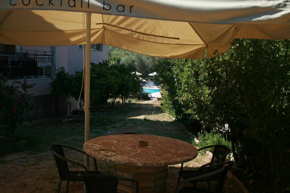 Фото Emily's Apartments