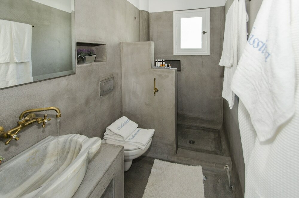 Фото Thalassitra Private Pool Suites & SPA