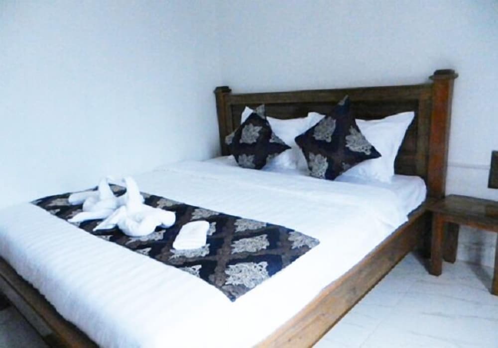 Фото NuttyPhoy Hotel