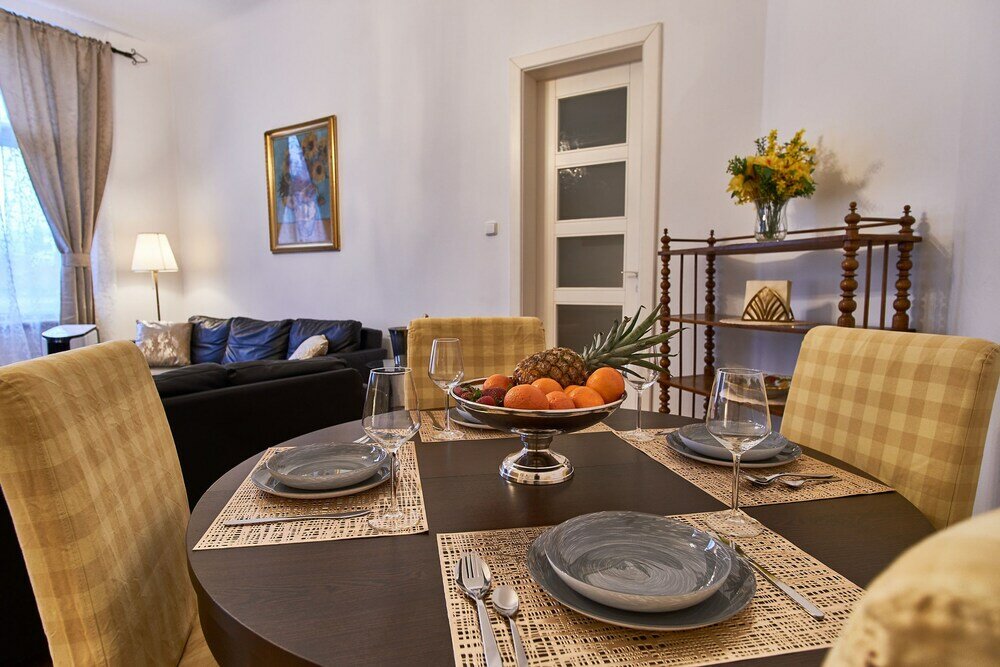 Фото Old Town Square Royal Apartment