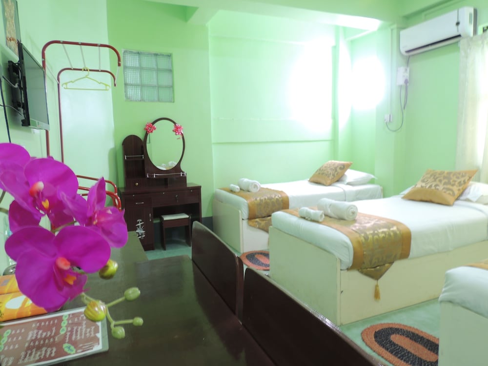 Фото Nay Chi Linn Hotel