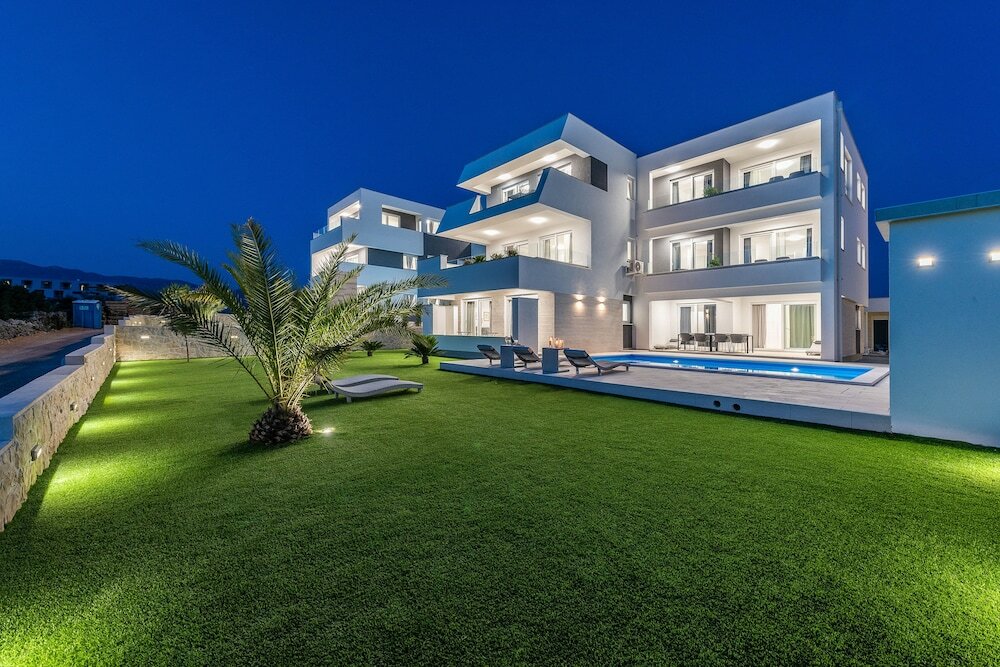 Фото Apartments & Rooms Pool Villas Maris