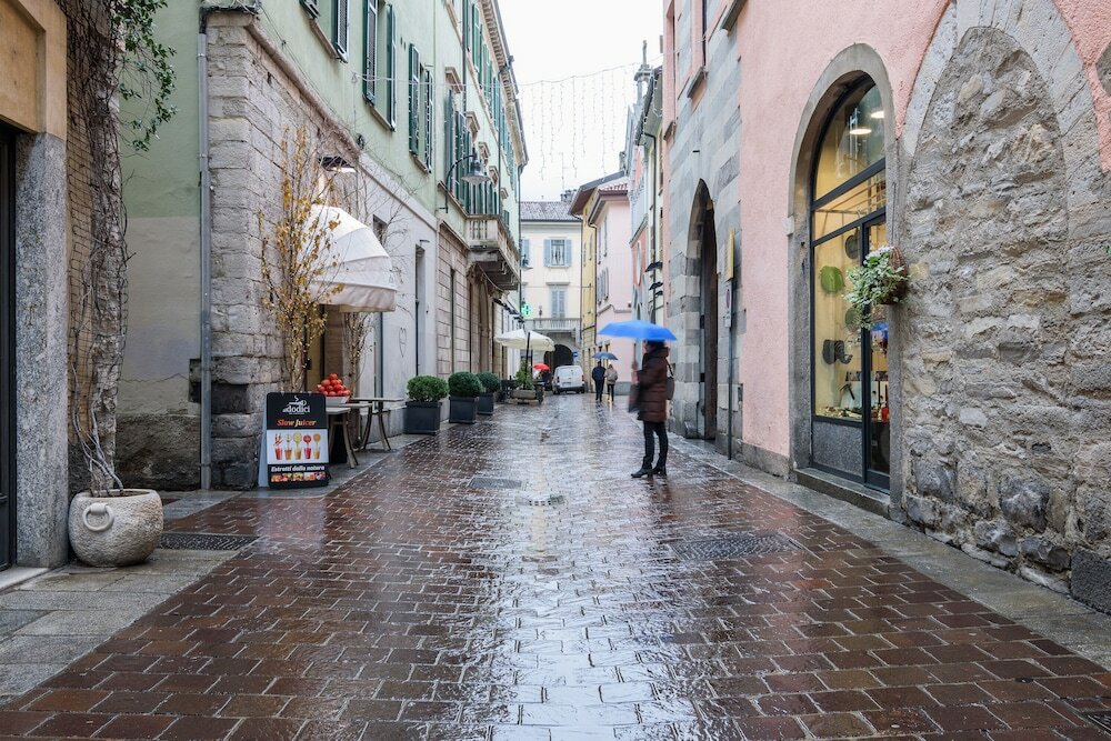 Фото MyHomeInComo - MC Julian Apartment