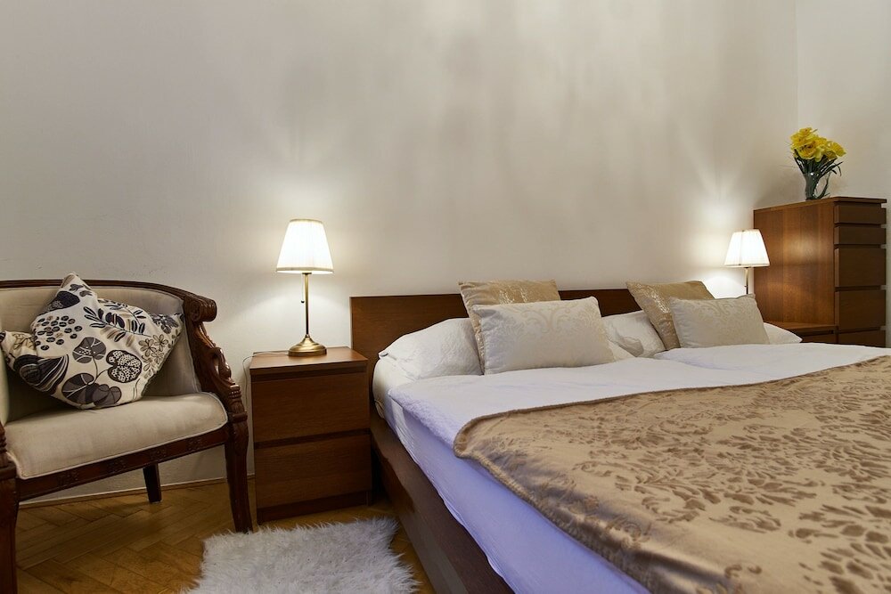 Фото Old Town Square Royal Apartment