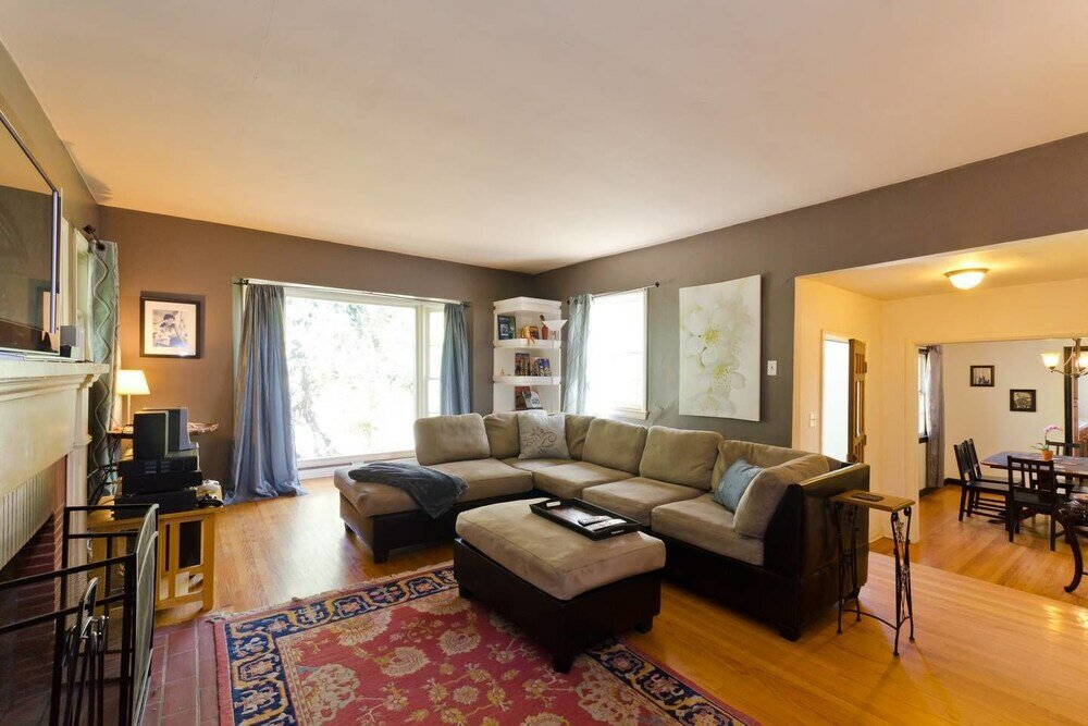 Фото Hollywood Hills Canyon Breezes