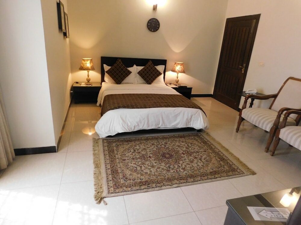 Фото Crosswinds Guest House Islamabad