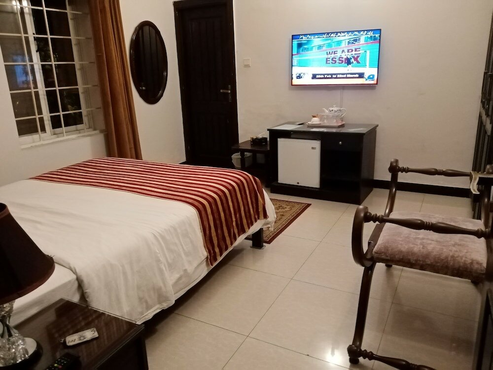 Фото Crosswinds Guest House Islamabad