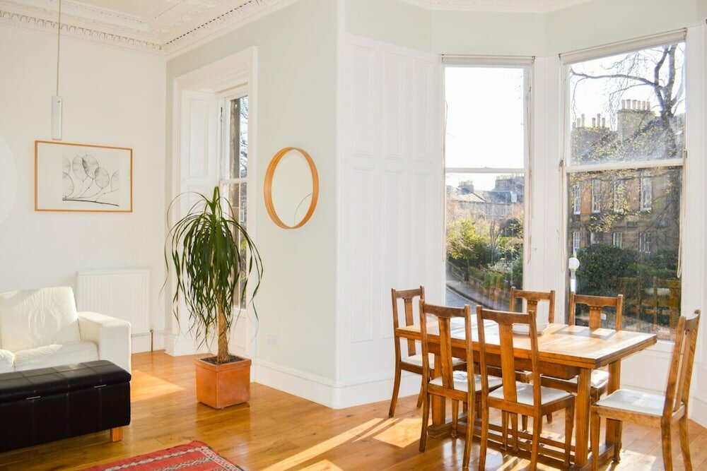 Фото Stylish Four Bedroom Stockbridge Home