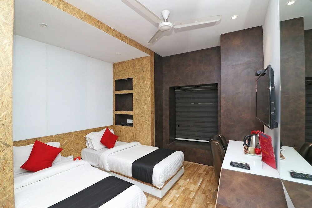 Фото Capital O 1481 Hotel Heritage