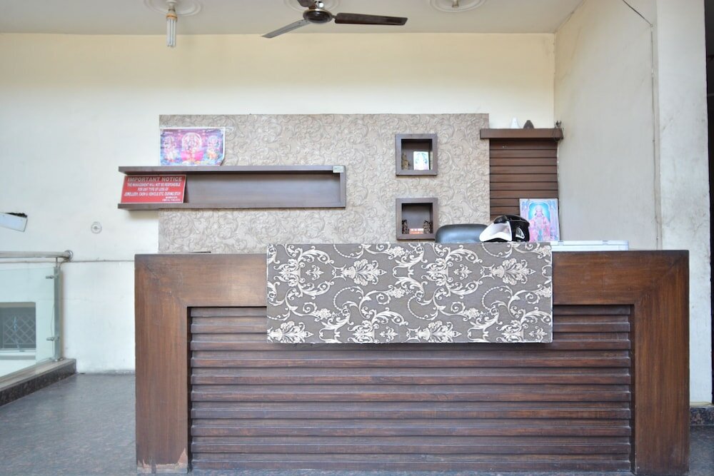 Фото Oyo 40230 Hotel Royal Palace