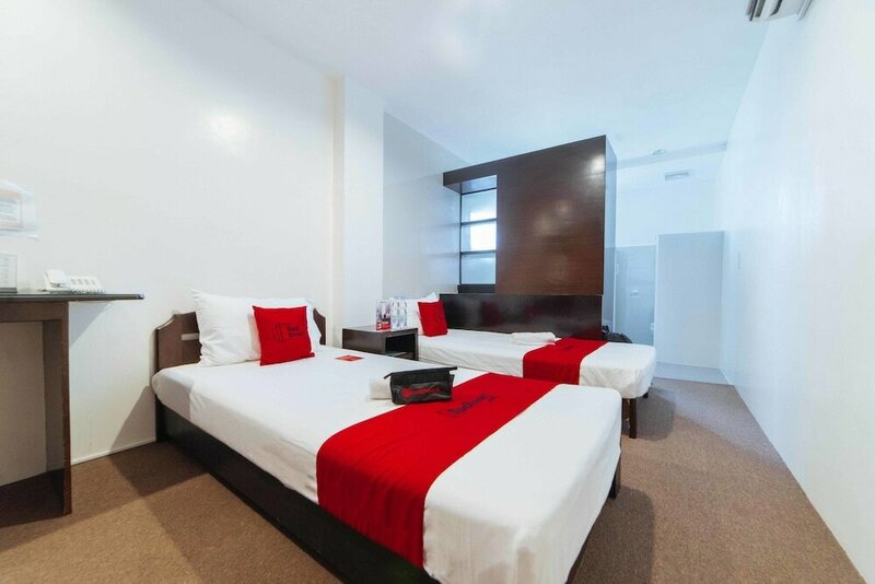 Гостиница RedDoorz Premium @ Guadalupe Village Davao в Давао