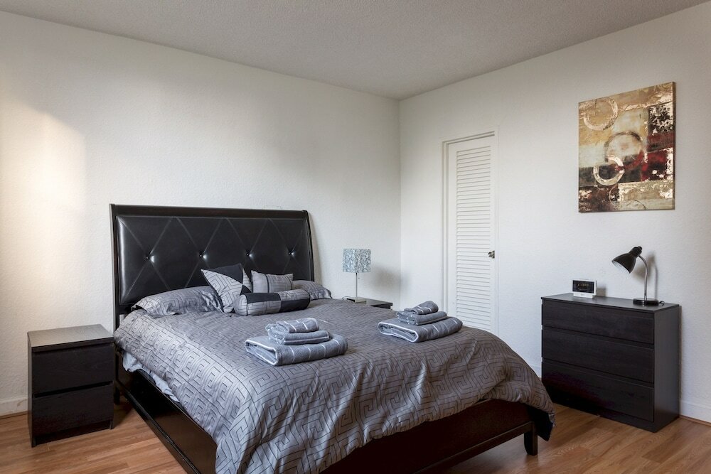 Фото Seaside Sunrise With the Balcony