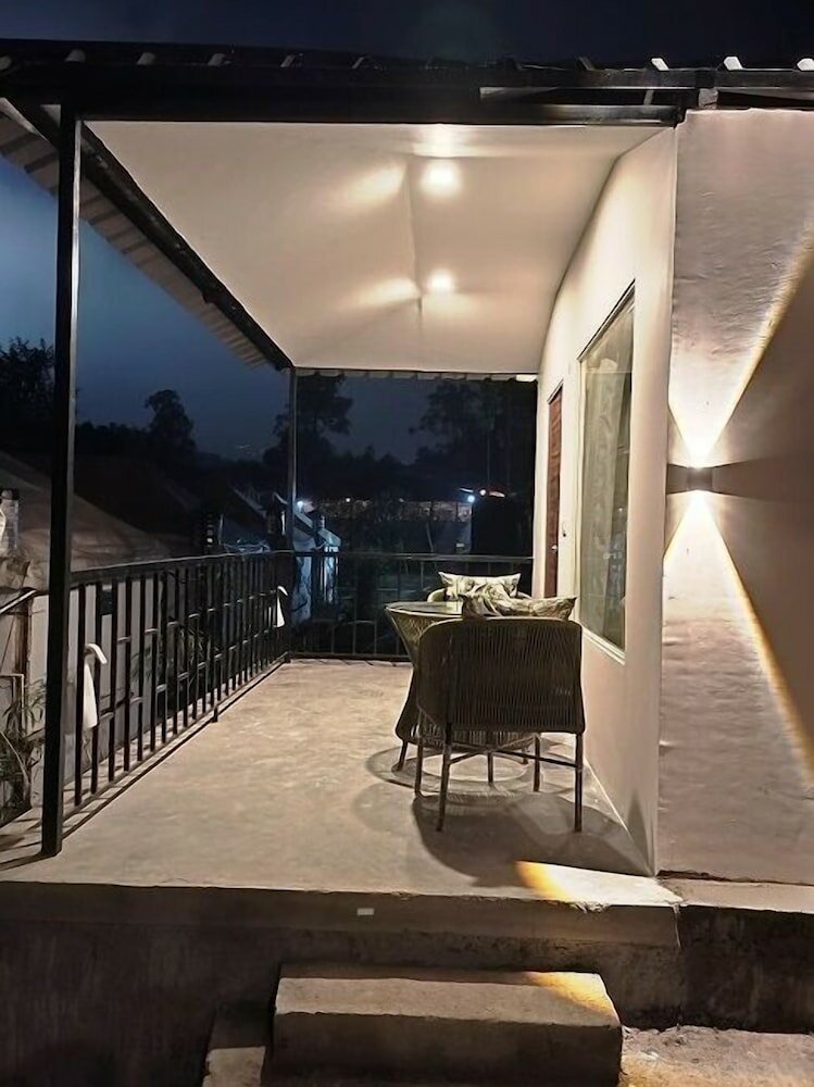 Фото Dev Bhoomi Farms & Cottages