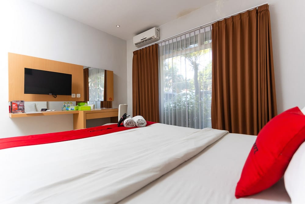 Фото RedDoorz Plus @ Idjen Boulevard Malang