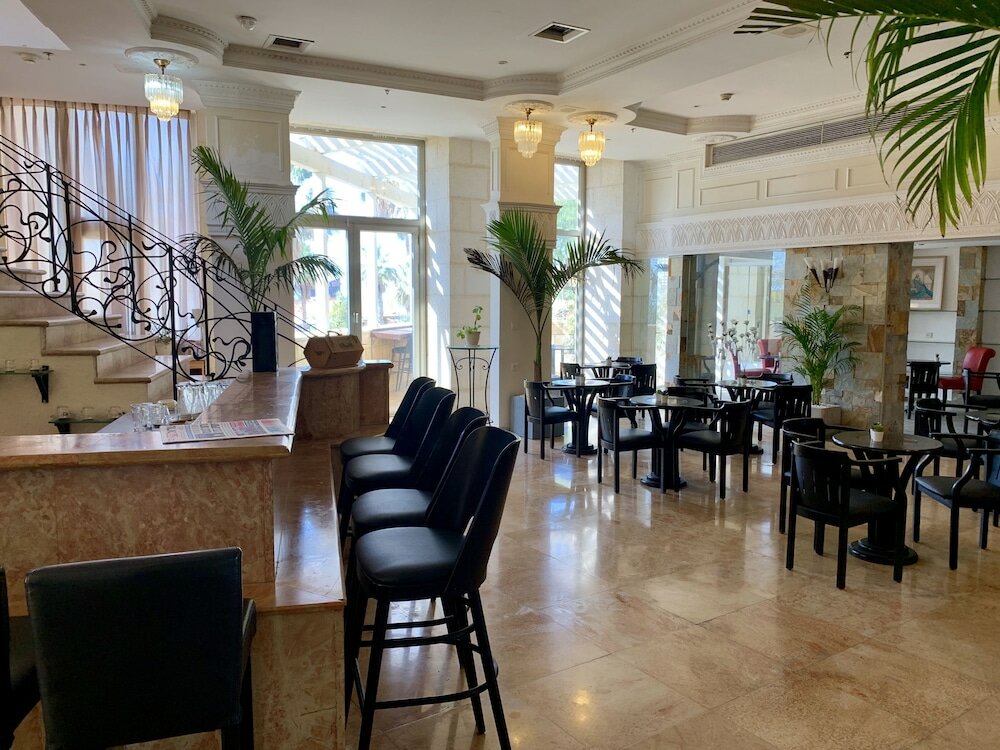 Фото Royal on the Sea