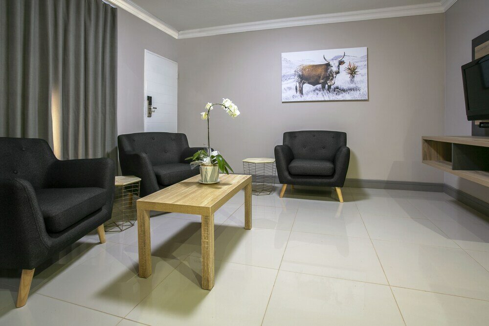 Фото Hotel@Hatfield Apartments