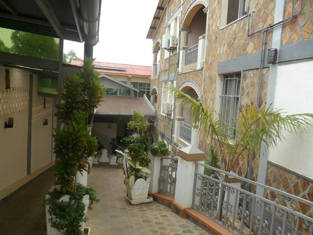 Фото отеля 2