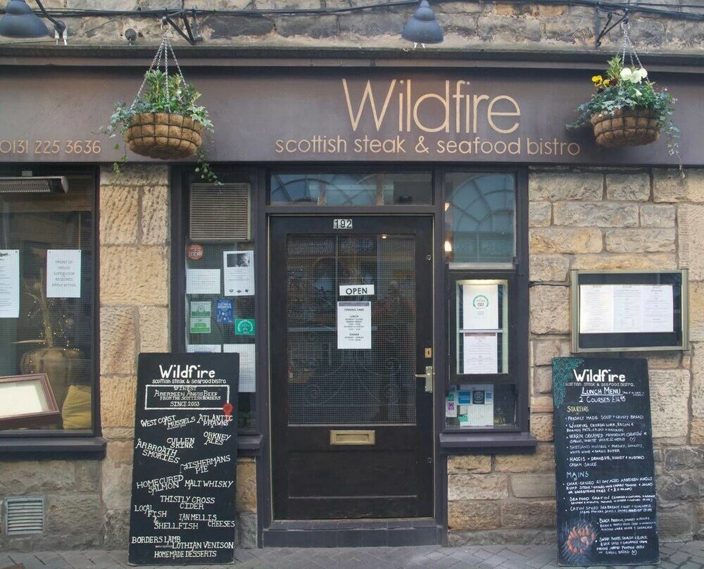 Фото Perfect Location - Stylish 2bd Rose St Apartment