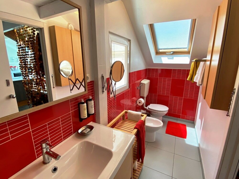 Фото Studios with Mezzanine Rua da Moeda