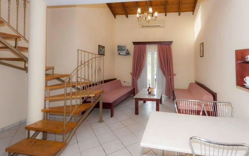 Фото L'Eremo Luxury Apartments