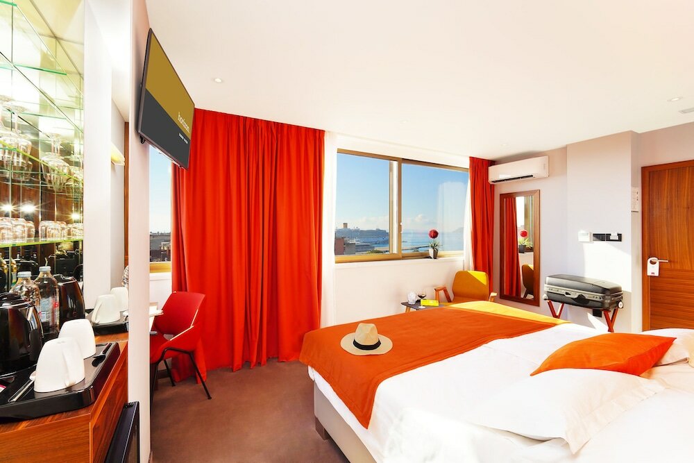 Фото Horizon Luxury Suites